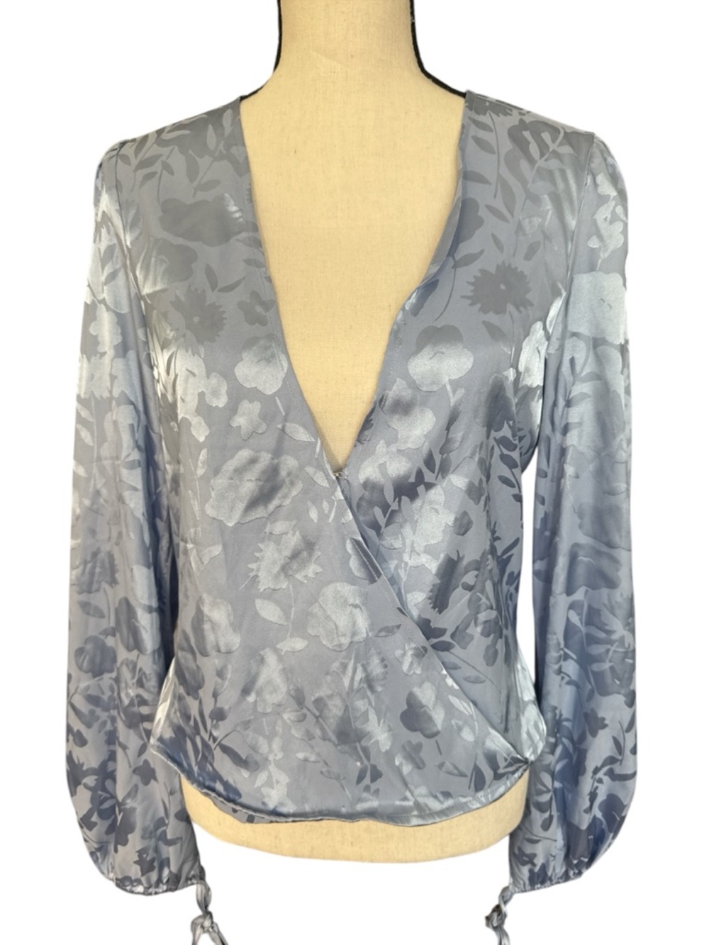 Urban Outfitters Women’s NWT Light Blue Blouse Faux Wrap Medium